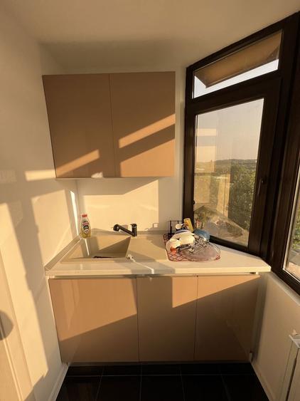 zona h-uri fata in fata cu statia de autobuz !!! - 1