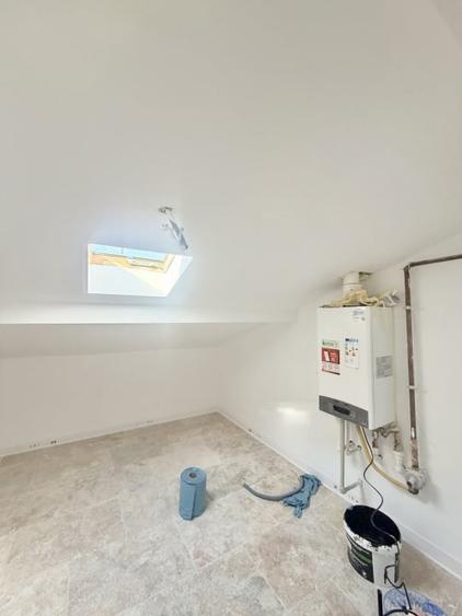 Spatiu pretabul birouri, Salon, Studio in  Mansarda Piata Romana - 5