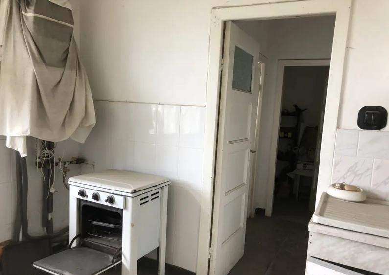 Apartament 3 camere de vanzare la casa str.Vasile Goldis - 6