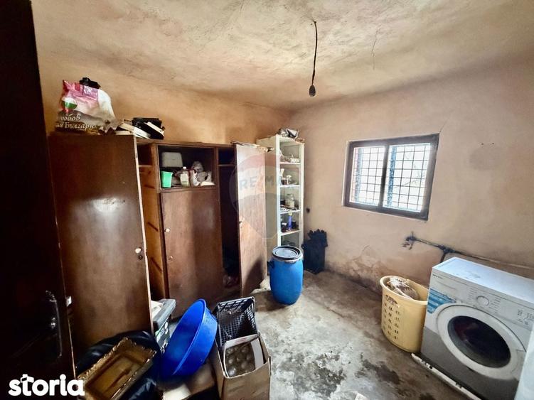 Casa cu 4 camere si teren 7727 mp Blidari - 14