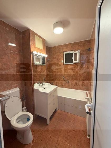 Apartament cu 4 camere decomandat în Zorilor