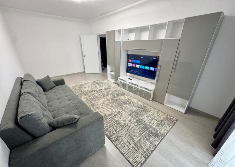 2 camere cu Gradina si Parcare prima inchiriere