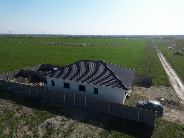 Casă Modernă de Vânzare 3 Camere, 2 Băi, Terasă Acoperită Zona în Dezvoltare - 5