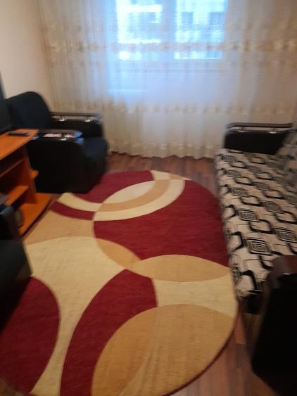 1 Decembrie la 5 minute de metrou - 1