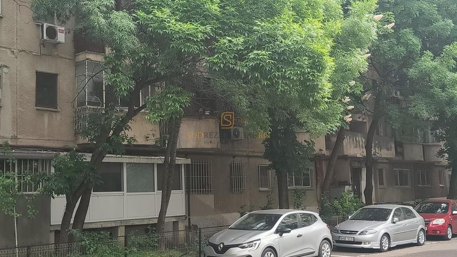 Garsoniera decomandata, acces facil metrou Aparatorii Pat6riei - 2