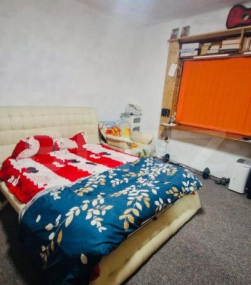 Casa cu 2 corpuri in curte, individuala, 7 camere, 150 mp, - 1