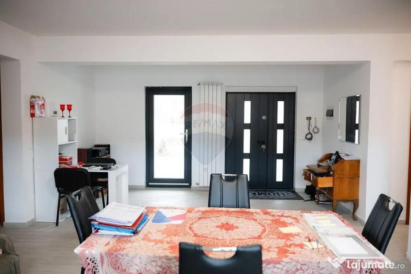Casa / Vila cu 5 camere de vanzare - 10