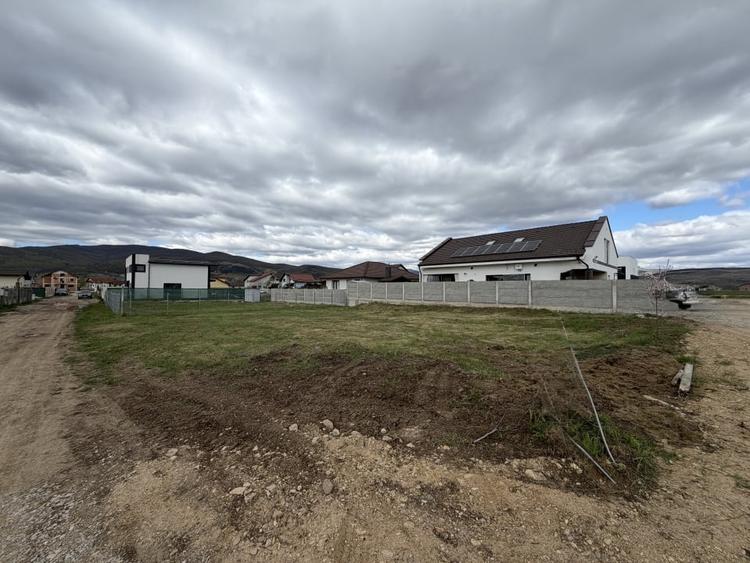 Teren intravilan 450 mp | ORIZONT | Alba Iulia | TOATE UTILITATILE | 2 fronturi - 1