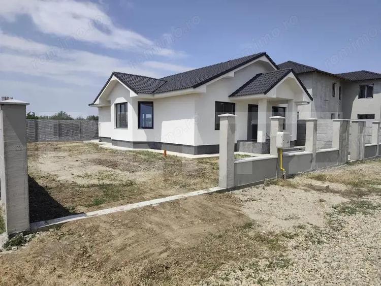 Casa finisata la cheie racordata la toate utilitatile 120 mp utili in Santandrei - 2