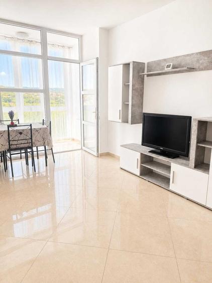 Apartament cu 2 camere decomandat în Exterior Vest