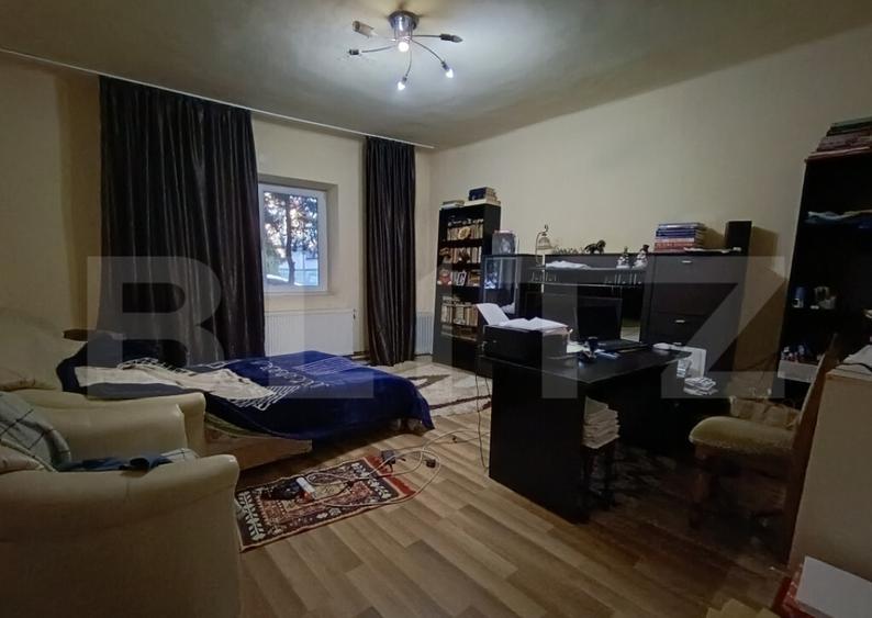 Casa cu 3 camere,baie, bucatarie,anexe.pivni?a teren 800 m - 3