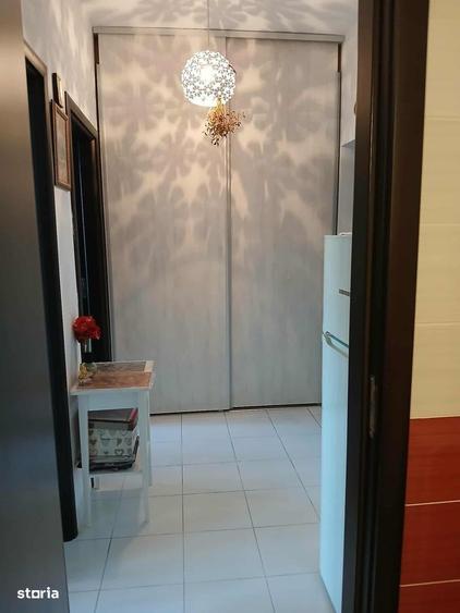 37 mp,total decomandat,etj 2/3,lift,vedere din casa Padurea Rosu -300m - 1