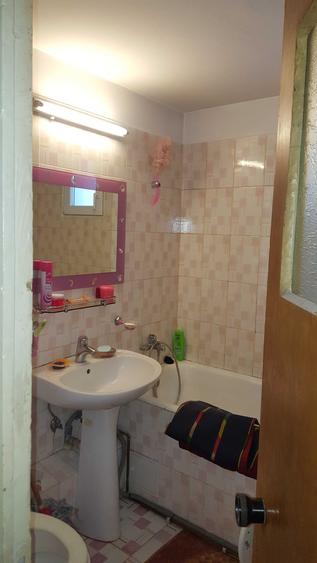 Se vinde apartament cu 3 camere in zona Dristor la 5 minute de metrou - 2