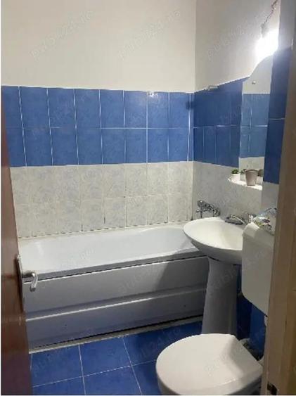 Garsoniera decomandata cu balcon zona Far - 9