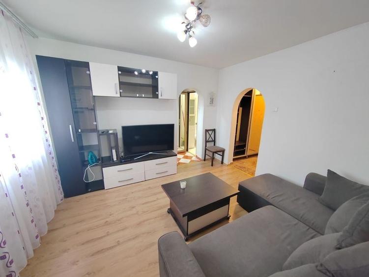 Titan Metrou 1 Decembrie - 1