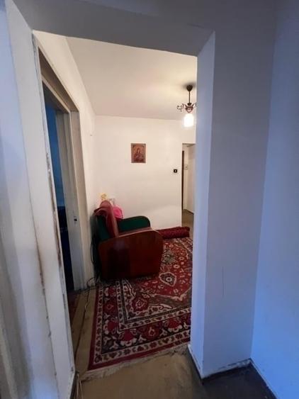 Etaj 1-Targu Cucu-Pod de Fier-3 Camere Decomandat-bloc 84' - 3