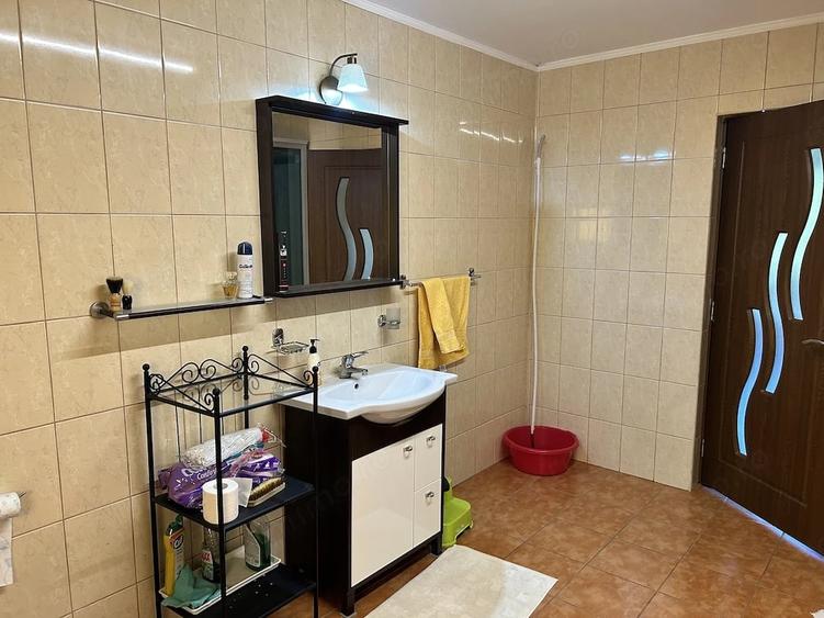 Casă cu 4 camere cu Teren 2000 Mp în Negrea