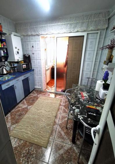 Apartament 2 camere de vanzare Pia?a Centrala - 4