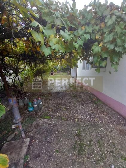 Casa cu teren in Barcanesti,la 5 km Ploiesti,Pret 61000 EUR - 13