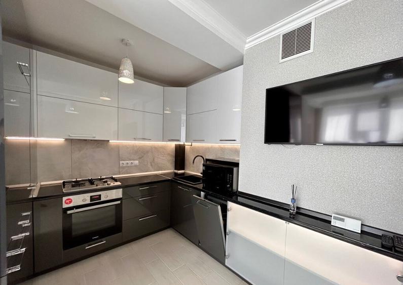 Oferim spre inchiriere un apartament cu 3 camere, in cartierul Zorilor - 5