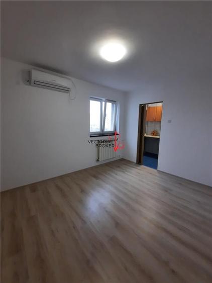 Bd. 1 Decembrie 1918 garsoniera - 5