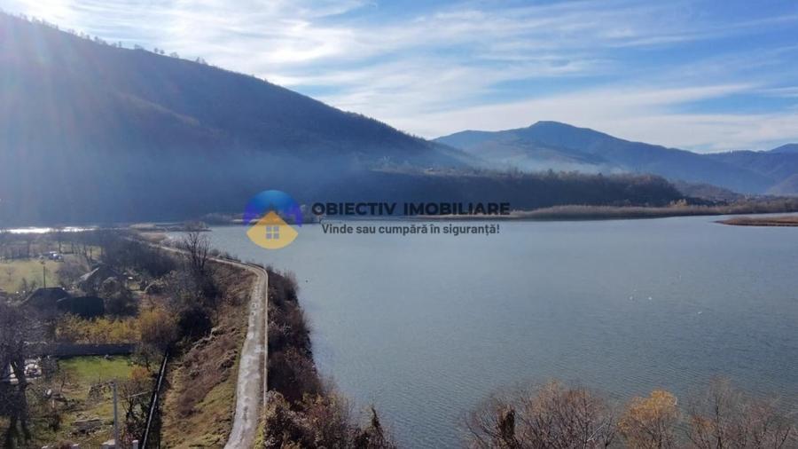 Casa si teren langa lacul Pangarati , mobilata si utilata - 3