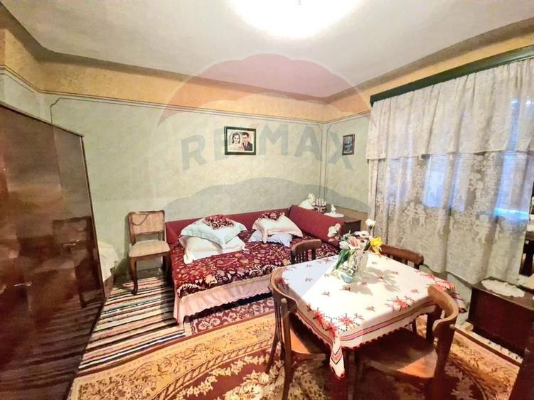 Casă / Vilă cu 4 camere in Scaesti , Teren - 900 mp - 3