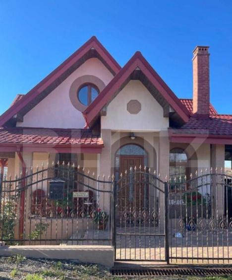 Vila de vanzare, 382 mp, zona Bucium - 2