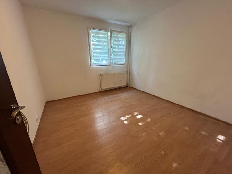 Titan 3 Camere Bloc Tip H  Caramida Reabilitat5 Min Metrou Titan 2 Min IOR 2 Bai - 4