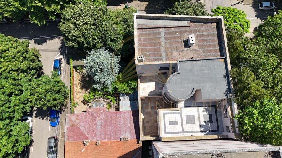 Ultracentral -Cladire impozanta  D+P+2E. - 50