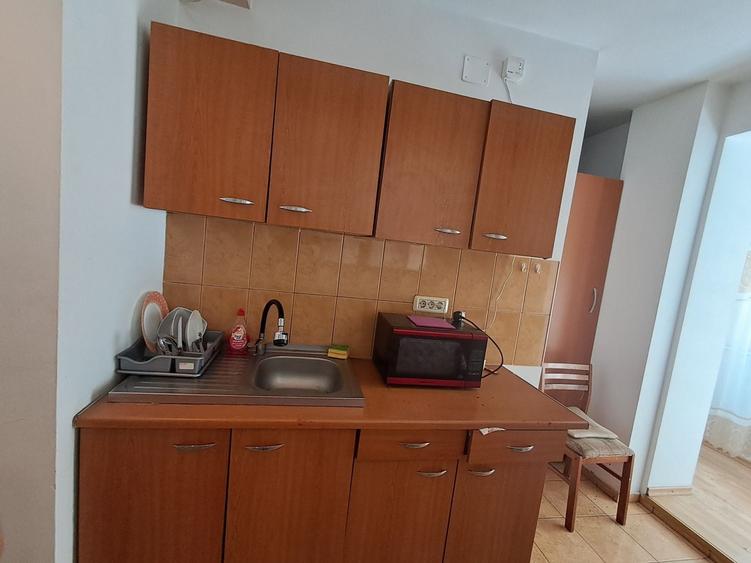 Ofer spre inchiriere unei fete o camera intr-un apartament semidecomandat situat pe Bulevardul Dimitrie Cantemir la 5 min de Piata Unirii. - 5