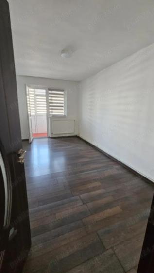 Apartament de vanzare - 3 camere - 6