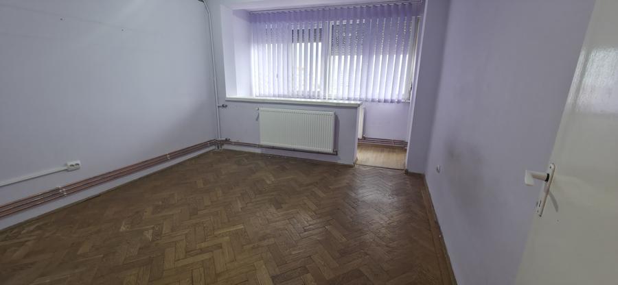 Disponibil imediat!! – Apartament cu potențial excelent și priveliște superbă! - 2