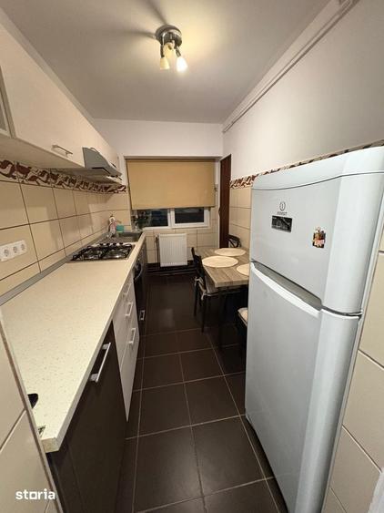 2 cam d 54 mp zona podul de fier la strada etaj 1/4 renovat 450 eur - 11