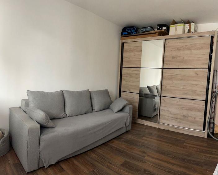 Inchiriez ap 2 camere decomandat - 1