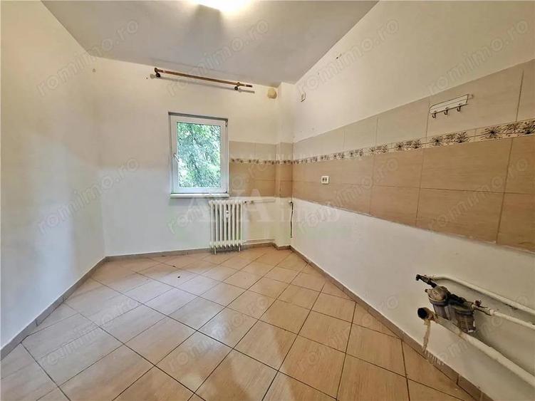 Apartament 2 camere semidecomandat, | Etaj 2, zona Ura - 5