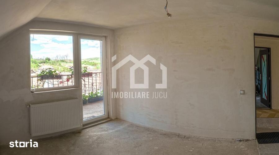 Casă cu 5 camere cu Teren 1974 Mp în Jucu