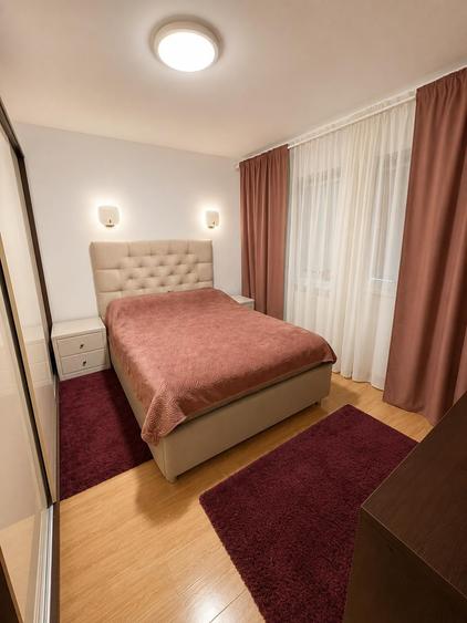 Apartament cu 4 camere decomandat în Central