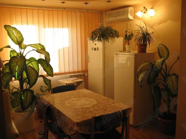 Apartament cu 4 camere nedecomandat în Aluniș