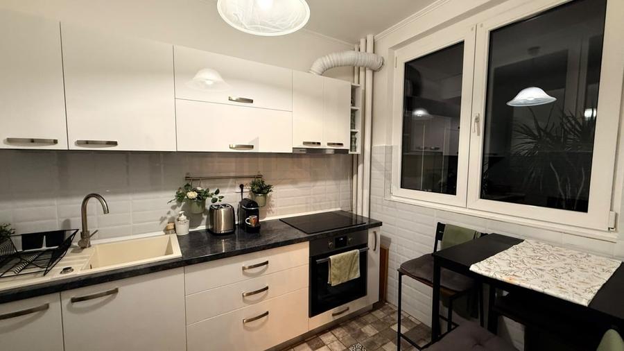 Apartament cu 2 camere semidecomandat în 1 Mai