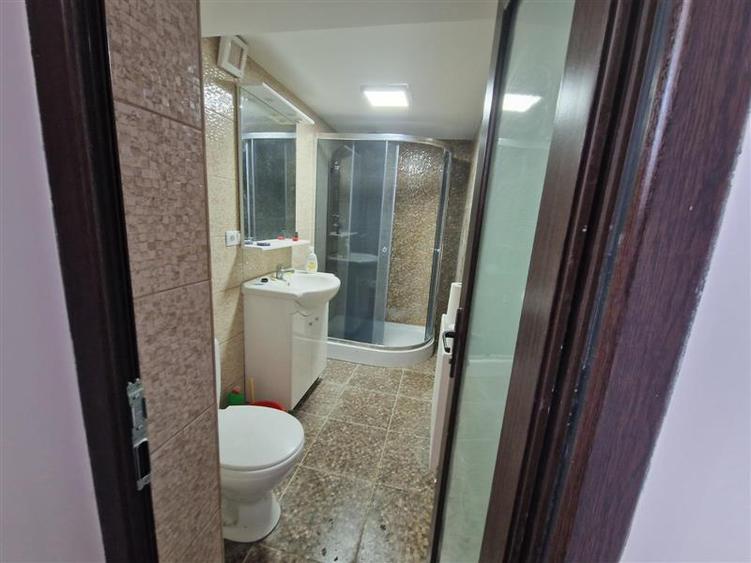 Duplex cu 12 camere cu Teren 1000 Mp în Romanii de Sus