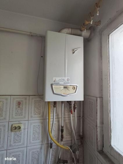 Apartament cu 4 camere semidecomandat în Central