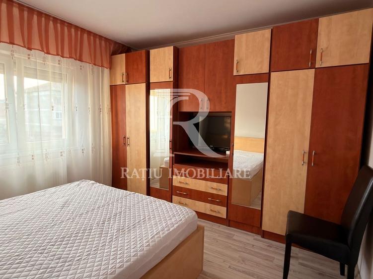 Apartament cu 2 camere semidecomandat, mobilat în Decebal