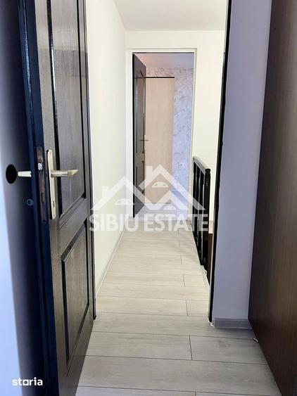 Apartament cu 3 camere, mobilat în Vasile Aaron