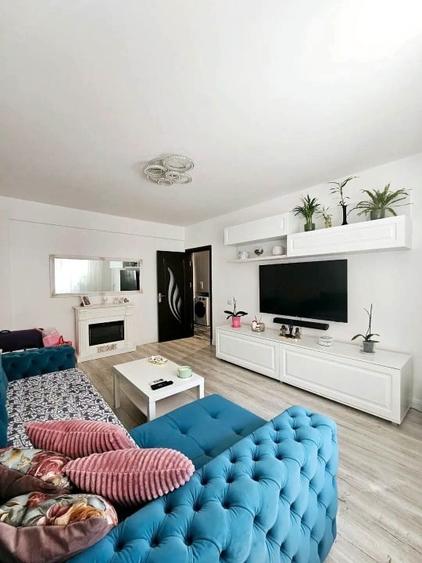 Apartament cu 2 camere decomandat, mobilat în Central