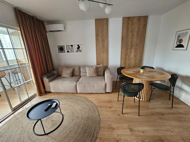 Apartament cu 3 camere semidecomandat în Națiunile Unite