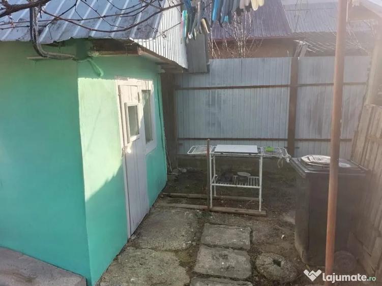 Casă cu 3 camere cu Teren 7950 Mp în Miroslovești