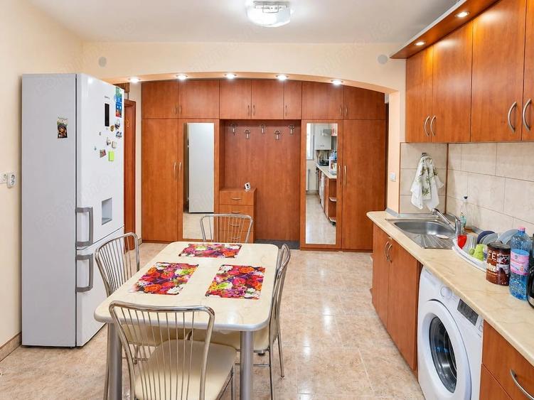 Apartament cu 2 camere decomandat în Boul Roșu