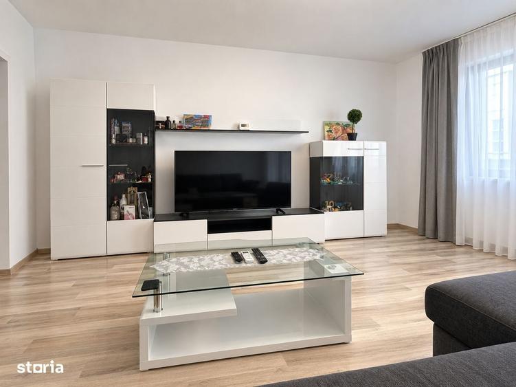 Apartament cu 3 camere semidecomandat în Viilor