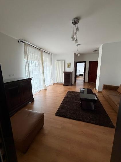 Apartament cu 2 camere decomandat, mobilat în Universitate